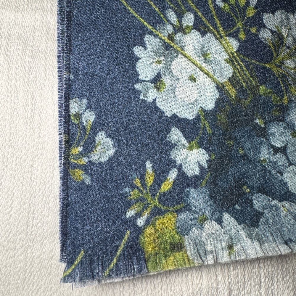 Auth Gucci Blue Floral GG Blooms Hydrangea Double Sided GG Jacquard Wool Scarf - Picture 14 of 16